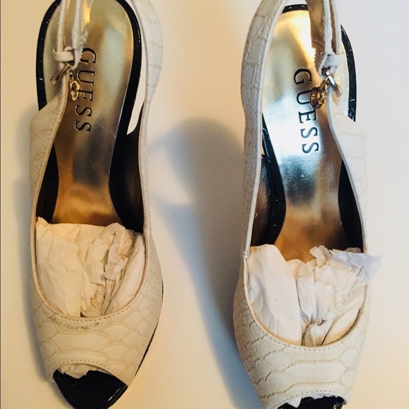 NIB Guess peep toe white sling back heels size 6 - Picture 2 of 5